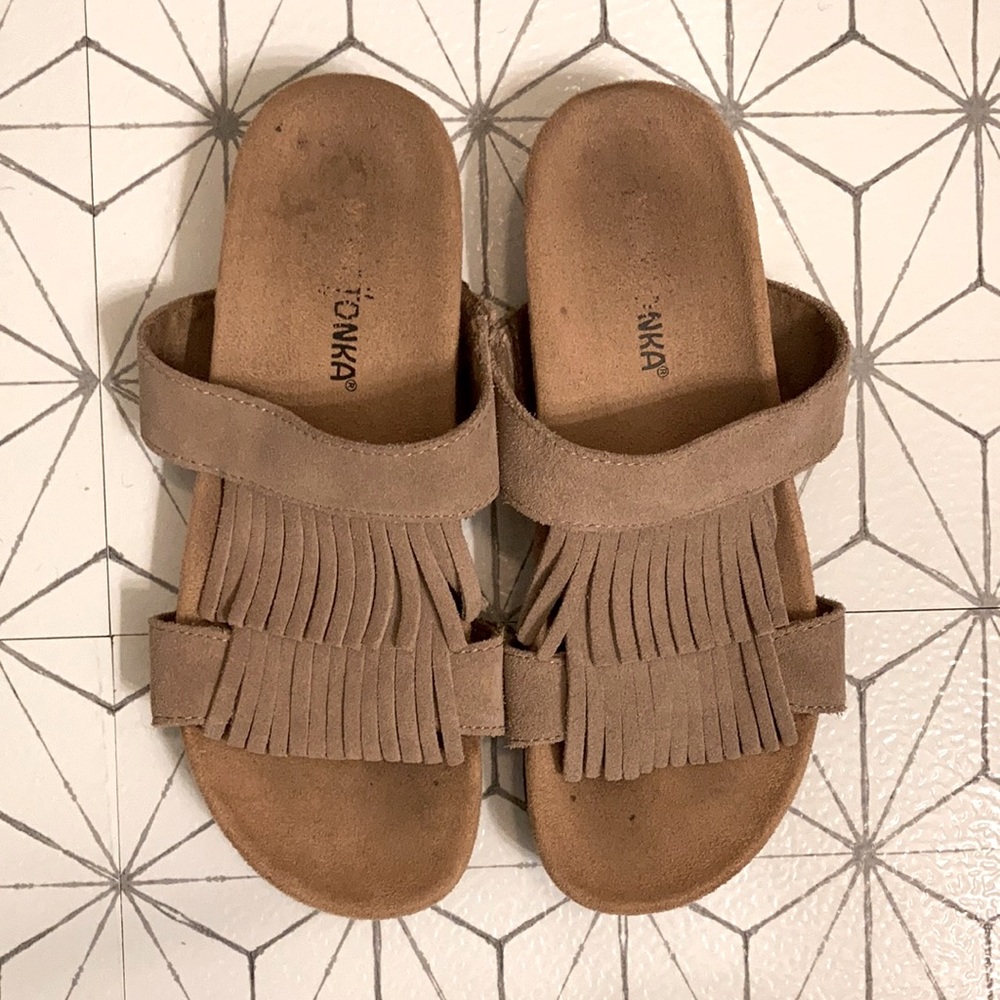 Size 3 Minnetonka